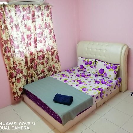 Layla Inn Batu Pahat Bagian luar foto