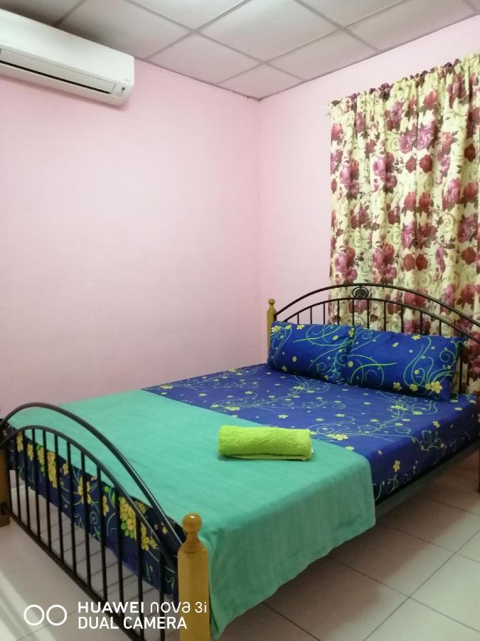 Layla Inn Batu Pahat Bagian luar foto