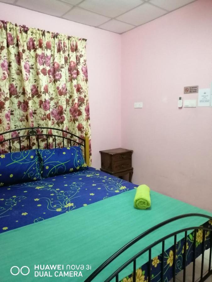 Layla Inn Batu Pahat Bagian luar foto