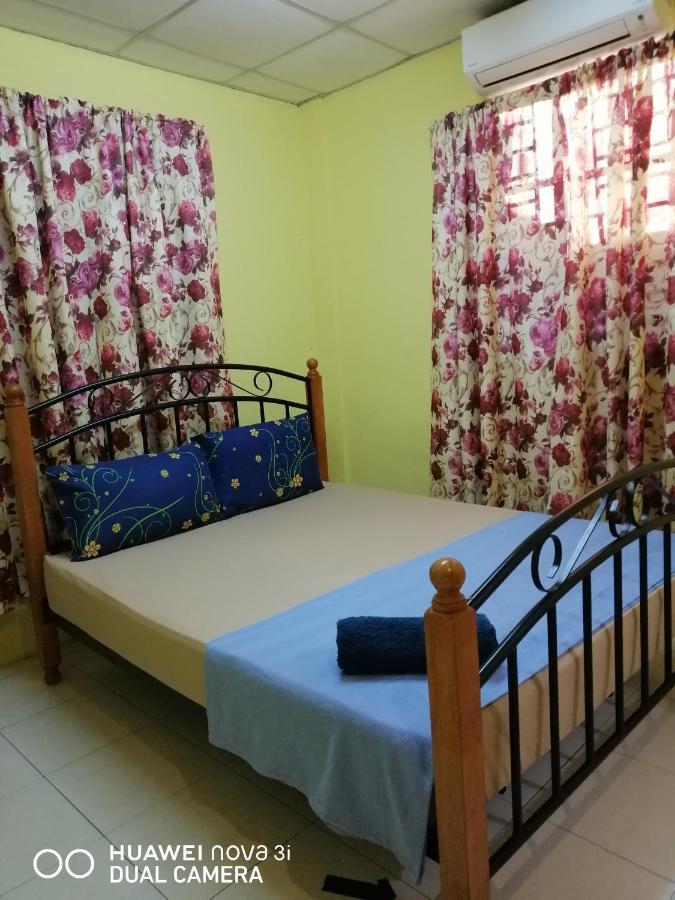 Layla Inn Batu Pahat Bagian luar foto