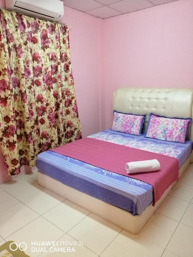 Layla Inn Batu Pahat Bagian luar foto
