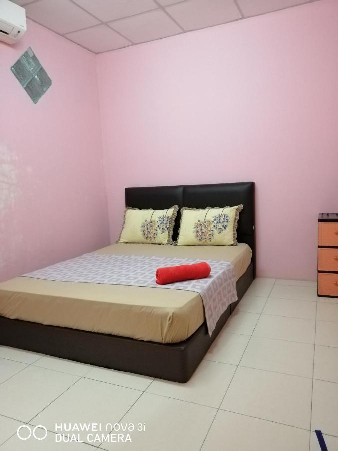 Layla Inn Batu Pahat Bagian luar foto