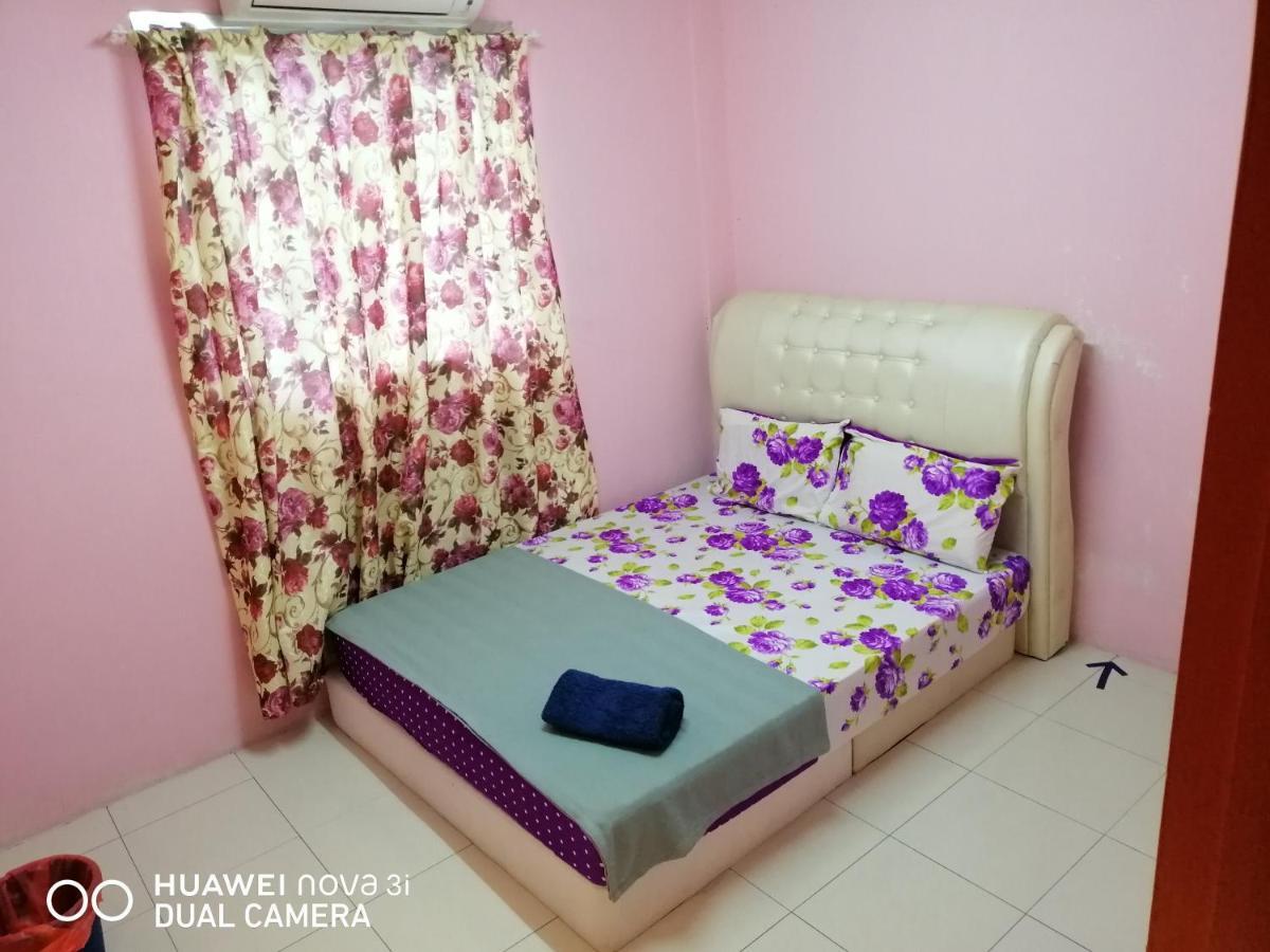Layla Inn Batu Pahat Bagian luar foto