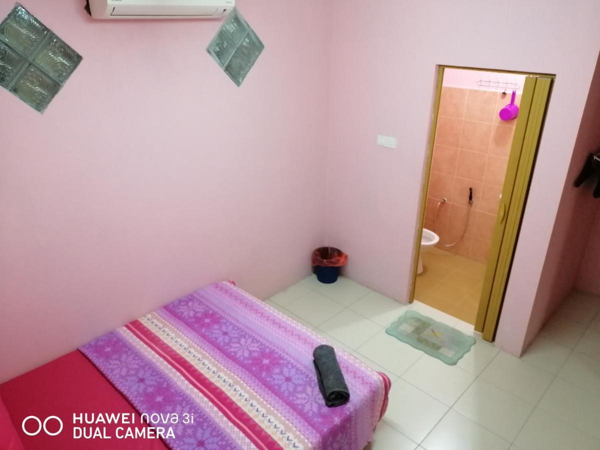 Layla Inn Batu Pahat Bagian luar foto