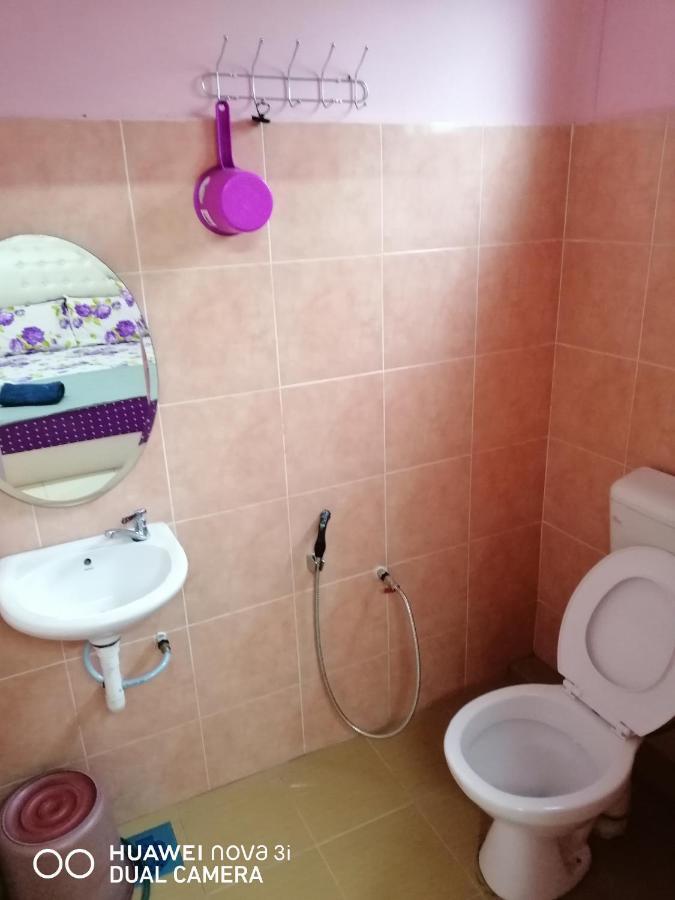 Layla Inn Batu Pahat Bagian luar foto
