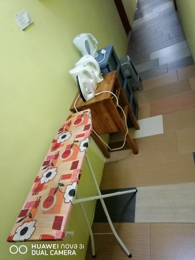 Layla Inn Batu Pahat Bagian luar foto